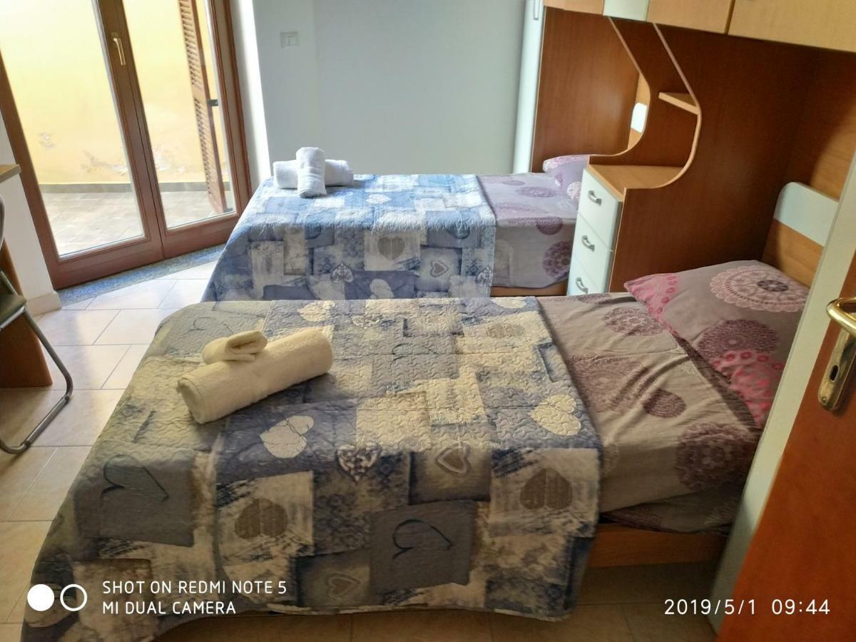 Alma House Appartement Porto Torres Buitenkant foto